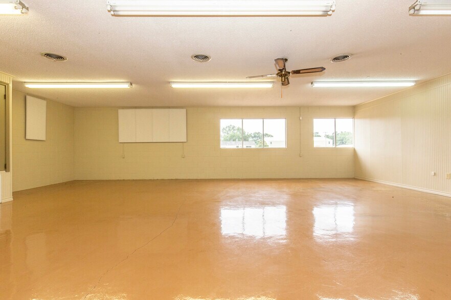 More Photos Of 4846 US Highway 67 W, Simms Daycare Center For Sale