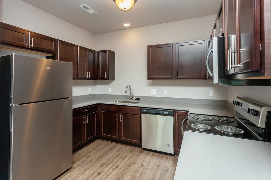 More Photos Of 505-509 E 1st St, Huxley Apartments For Sale