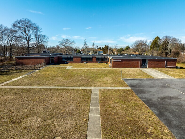 More Photos Of 2100 Oak Ave, Northfield Schools For Sale