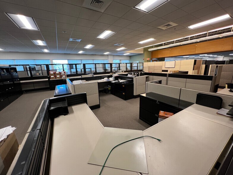 More Photos Of 9 Oak St, Guilford Manufacturing For Sale
