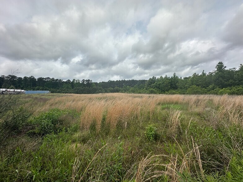 More Photos Of 1051 Aqua Dr, Haughton Distribution For Sale