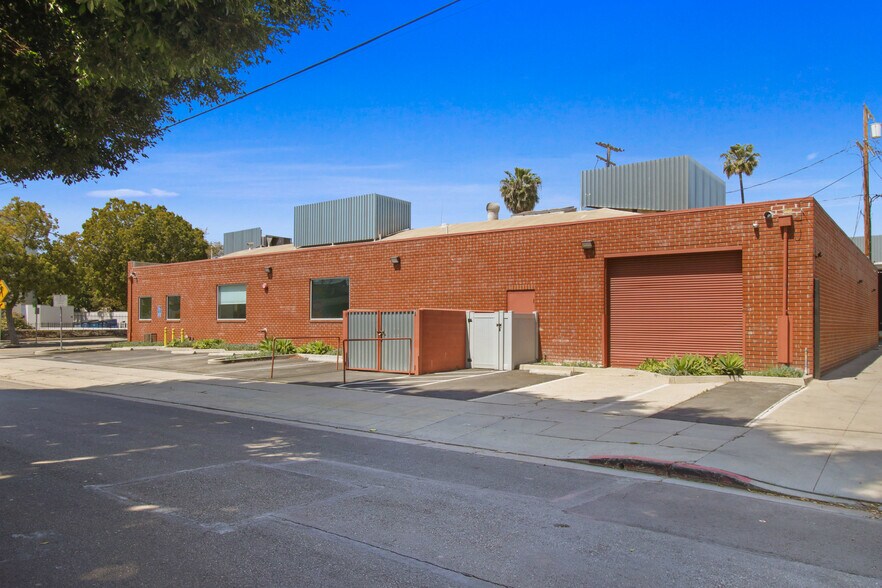 More Photos Of 3940 Higuera St, Culver City Showroom For Sale