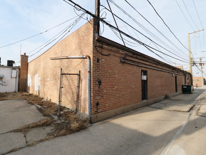 More Photos Of 6441-6453 S Pulaski Rd, Chicago General Retail For Sale