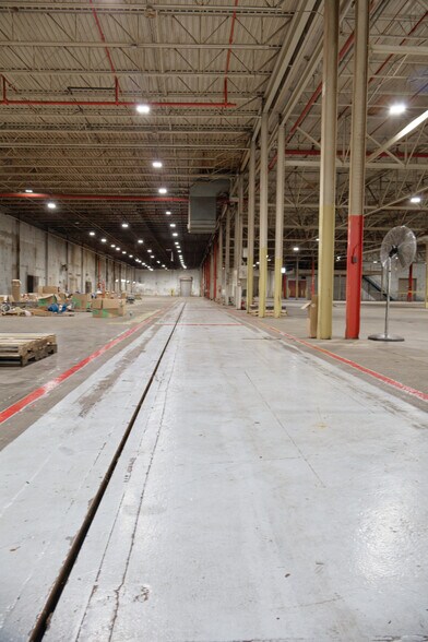 More Photos Of 930 Meacham Rd, Statesville Manufacturing For Sale