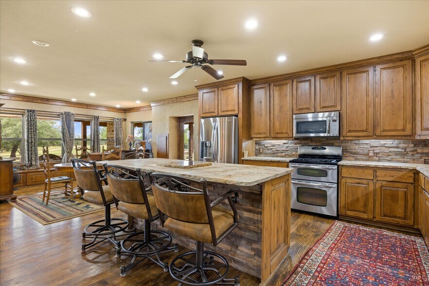 More Photos Of 1904 Floyd Rd, Weatherford Specialty For Sale