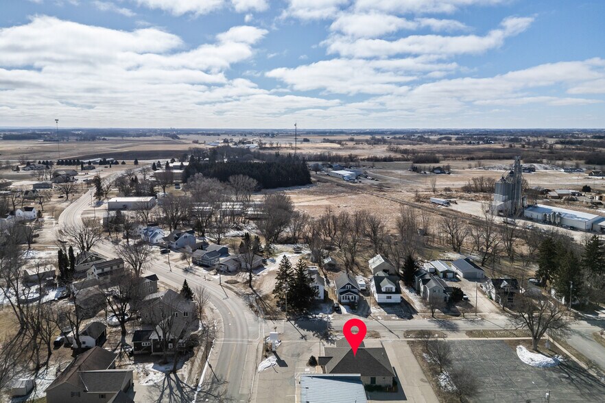 More Photos Of 102 S Woodward St, Brandon Service Station For Sale