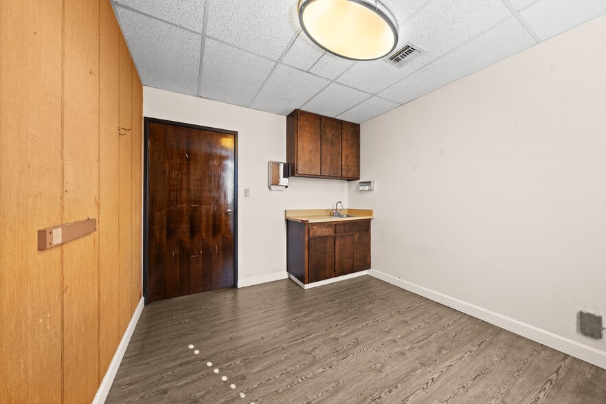 More Photos Of 2089 Vale Rd, San Pablo Office For Sale
