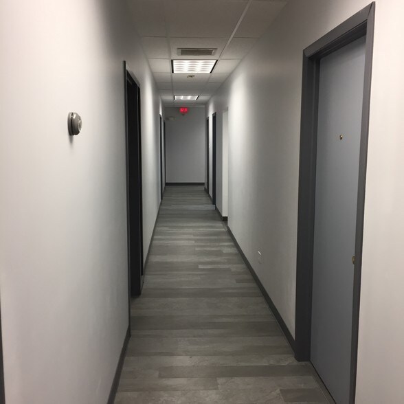 More Photos Of 410 Elgin Ave, Forest Park Office For Lease