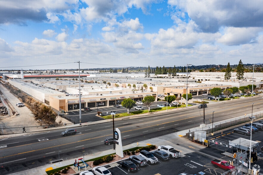 More Photos Of 667-759 S State College Blvd, Fullerton Warehouse For Lease