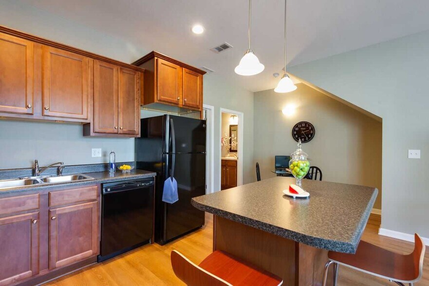 More Photos Of 2021 Tyson Green Ave, Tallahassee Apartments For Sale