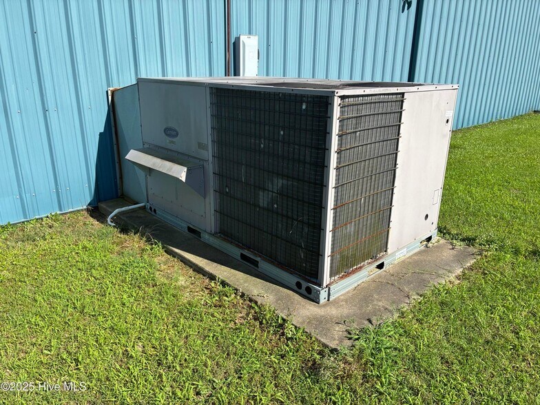 More Photos Of 161 T Com Dr, Elizabeth City Warehouse For Sale