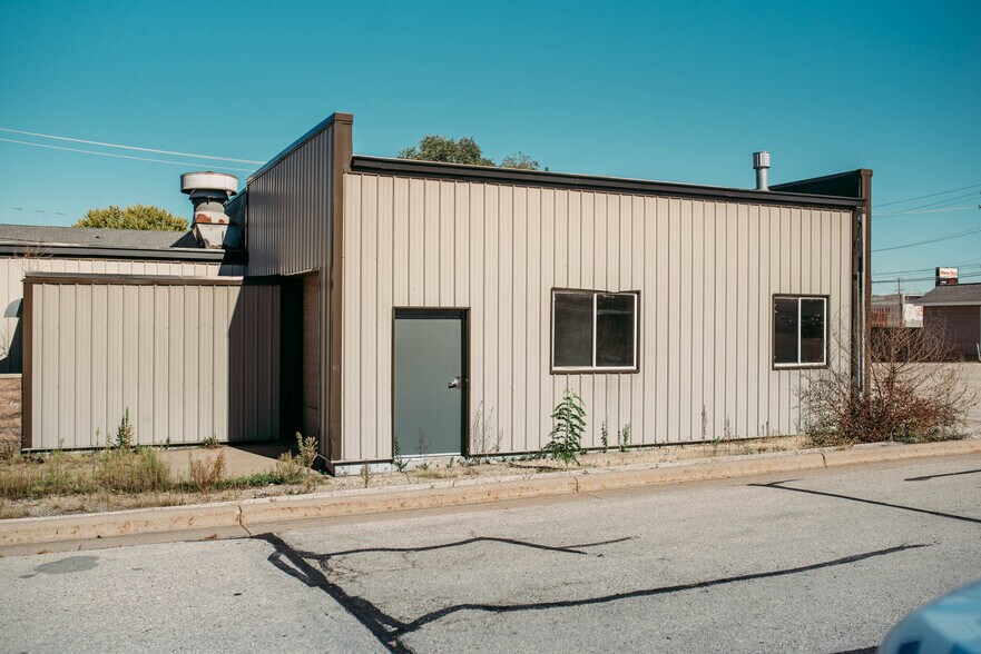 More Photos Of 1102 Island St, La Crosse Industrial For Sale