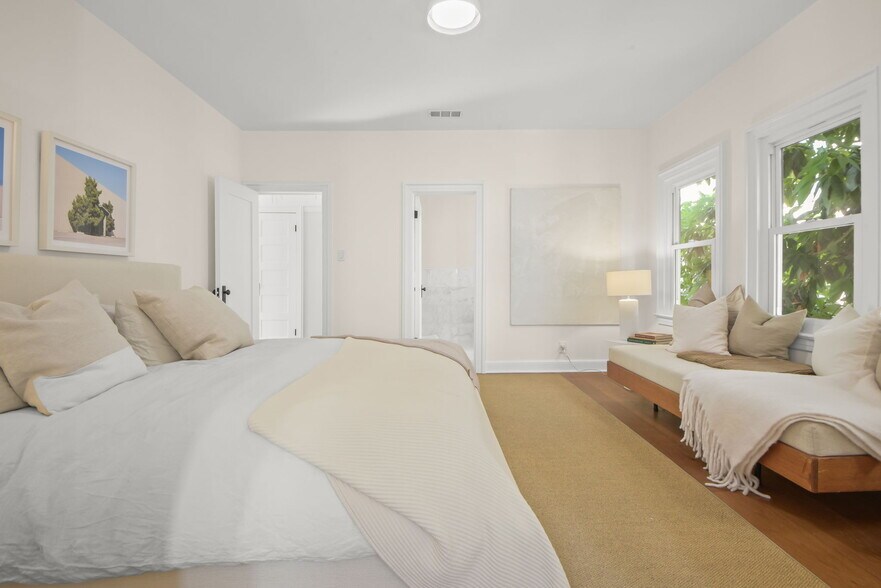 More Photos Of 320 S Kingsley Dr, Los Angeles Apartments For Sale