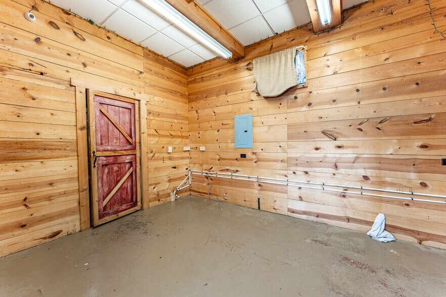 More Photos Of 1770 S Wabash St, Wabash Freestanding For Sale