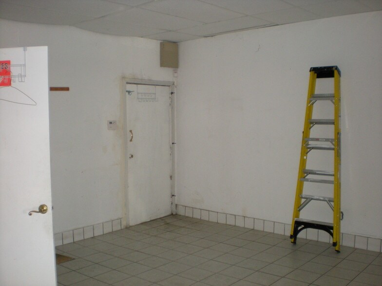 More Photos Of 14044-14112 S Crenshaw Blvd, Gardena Storefront Retail Office For Lease