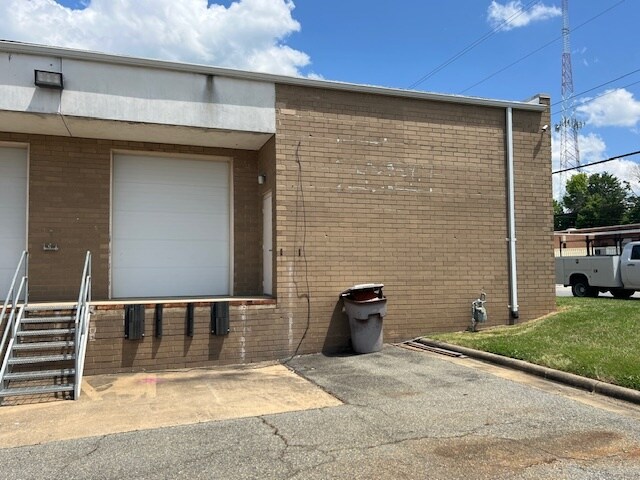 More Photos Of 2906-2924 Baltic Ave, Greensboro Industrial For Lease