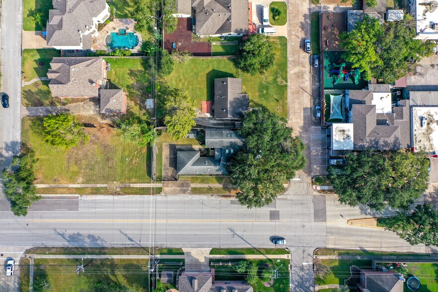 Primary Photo Of 5008 Locust St, Bellaire Office For Sale