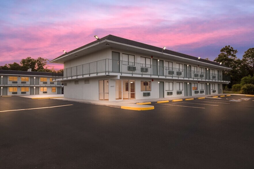 Primary Photo Of 4407 27th St, Orange Hotel For Sale