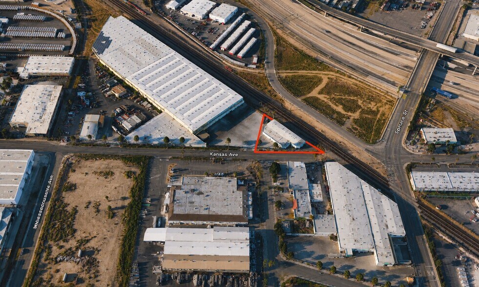 More Photos Of 2525 Kansas Ave, Riverside Manufacturing For Sale
