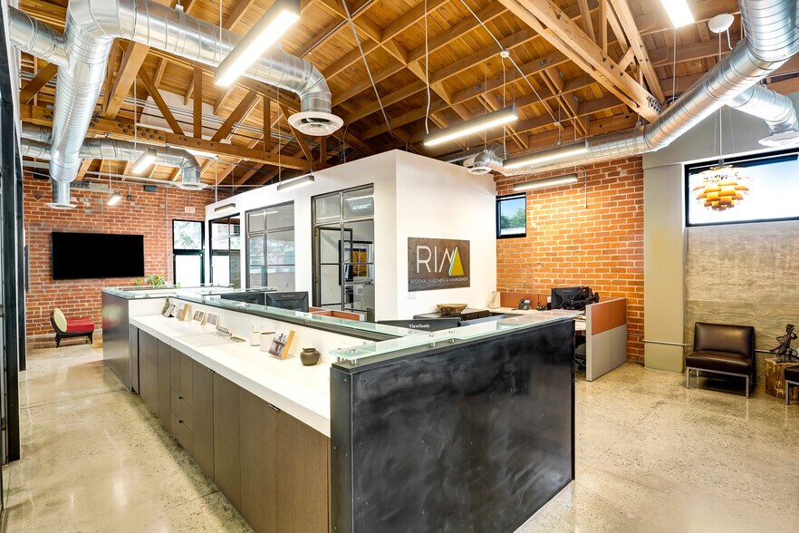 More Photos Of 6122 Washington Blvd, Culver City Office For Sale
