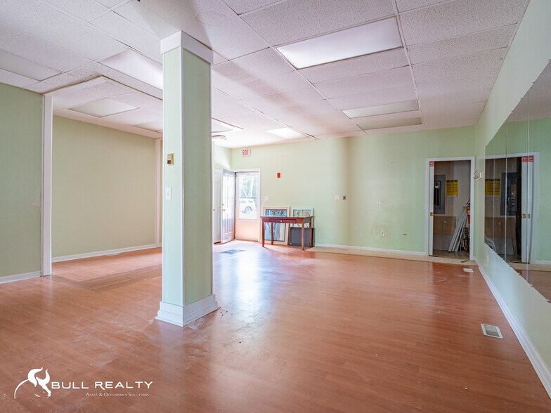 More Photos Of 98-128 N Park Dr, Fayetteville Medical For Lease