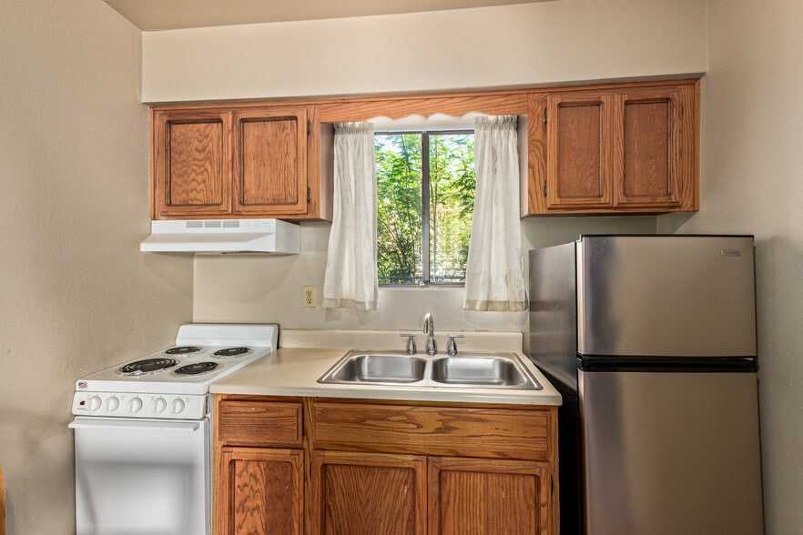 More Photos Of 8008 E Main St, Mesa Hotel For Sale