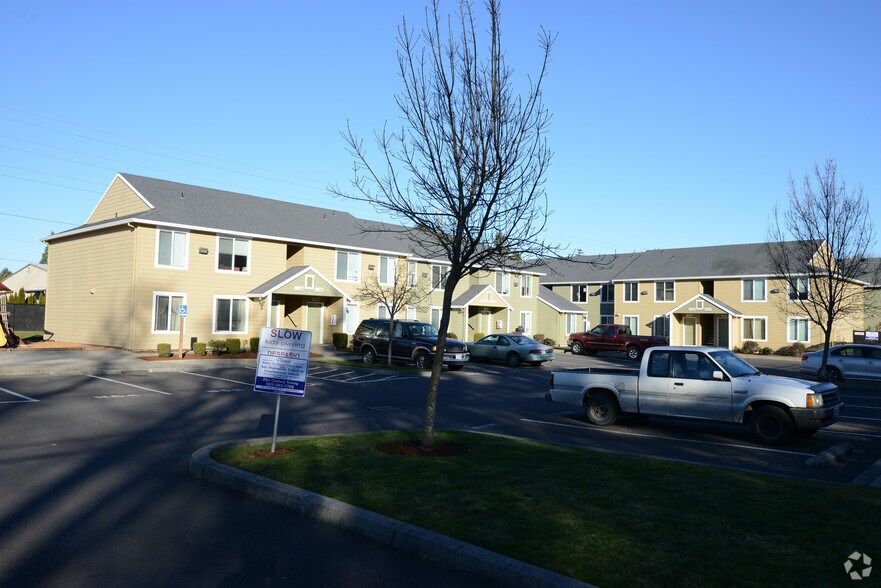 More Photos Of 1100 N Davis St, Cornelius Apartments For Sale