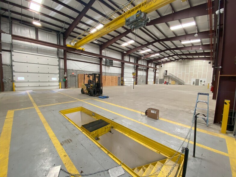 More Photos Of 961 Michael Dr, Chesapeake Warehouse For Lease