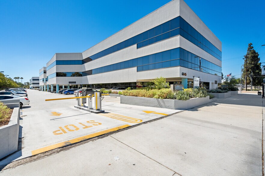 More Photos Of 6345 Balboa Blvd, Encino Unknown For Lease