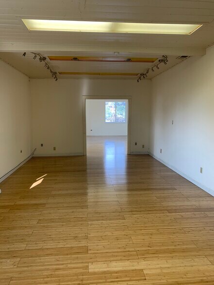 More Photos Of 5353 Claremont Ave, Oakland Research And Development For Lease