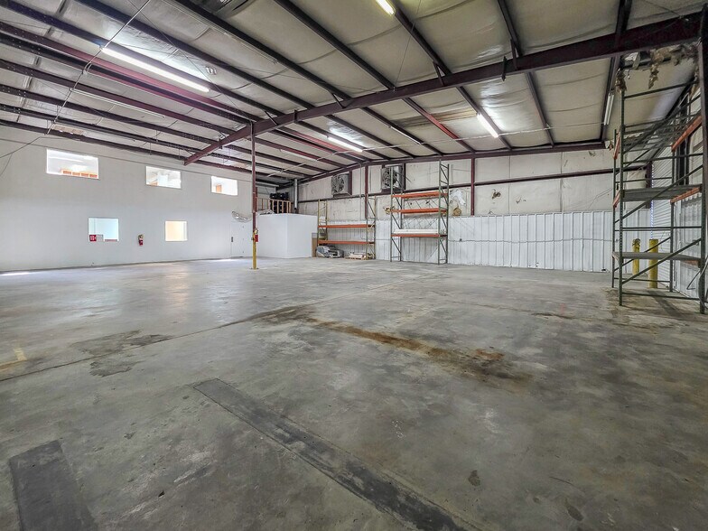 More Photos Of 3800 New McEver Rd, Acworth Warehouse For Lease