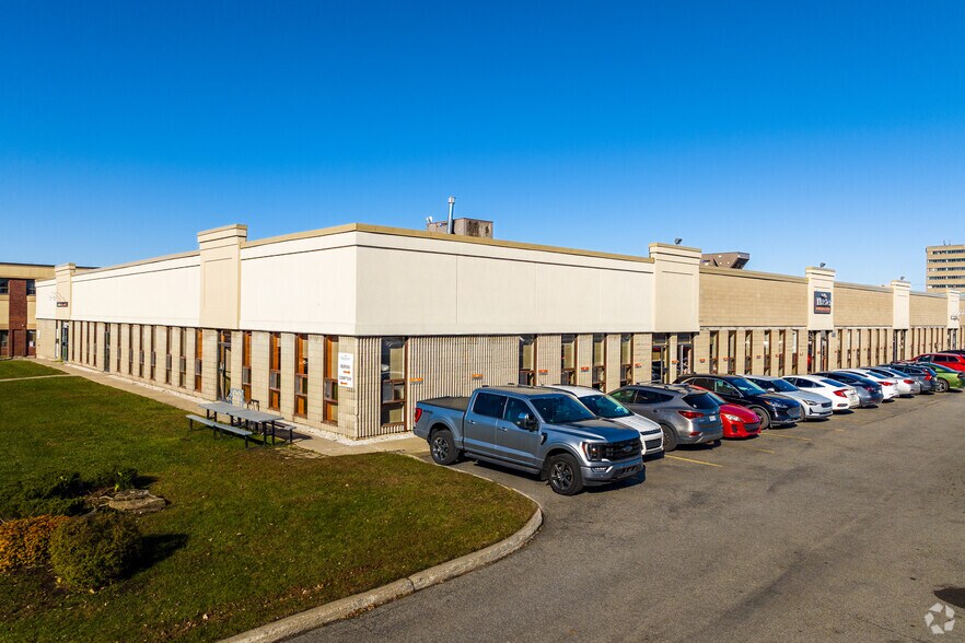 Primary Photo Of 373-451 Lebeau Boul, Saint-Laurent Industrial For Sale