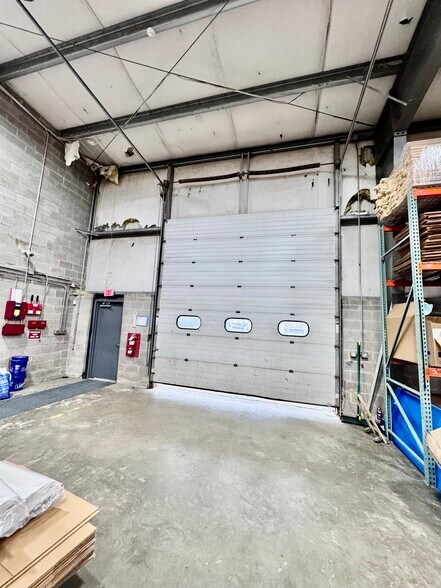 More Photos Of 45726 Elmwood Ct, Sterling Warehouse For Lease