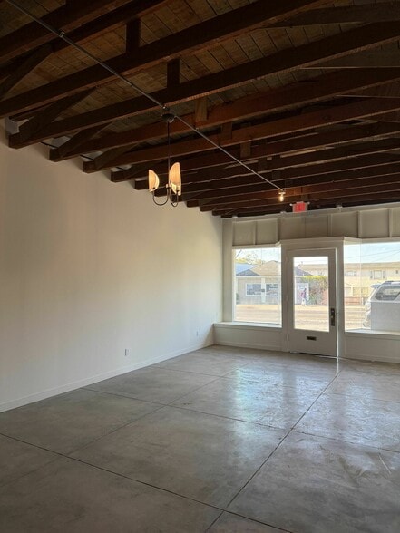 More Photos Of 1725-1731 E Main St, Ventura Freestanding For Lease