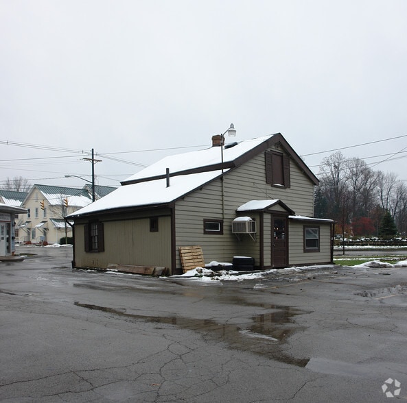 More Photos Of 15 E Mckinley Way, Youngstown Freestanding For Sale