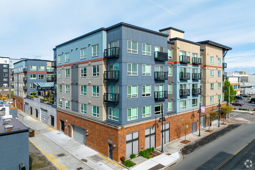 More Photos Of 2 E Main St, Auburn Apartments For Lease