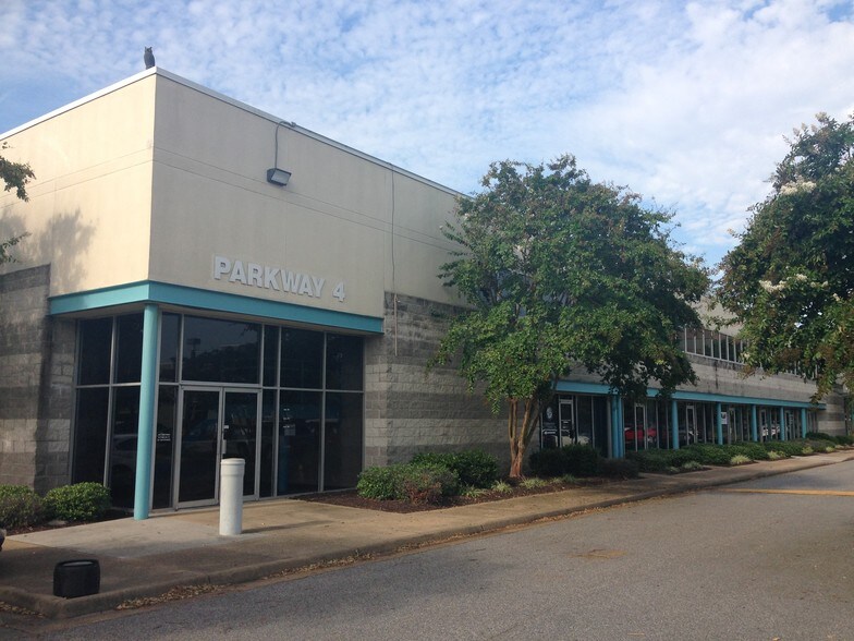 More Photos Of 2697 International Pky, Virginia Beach Flex For Lease