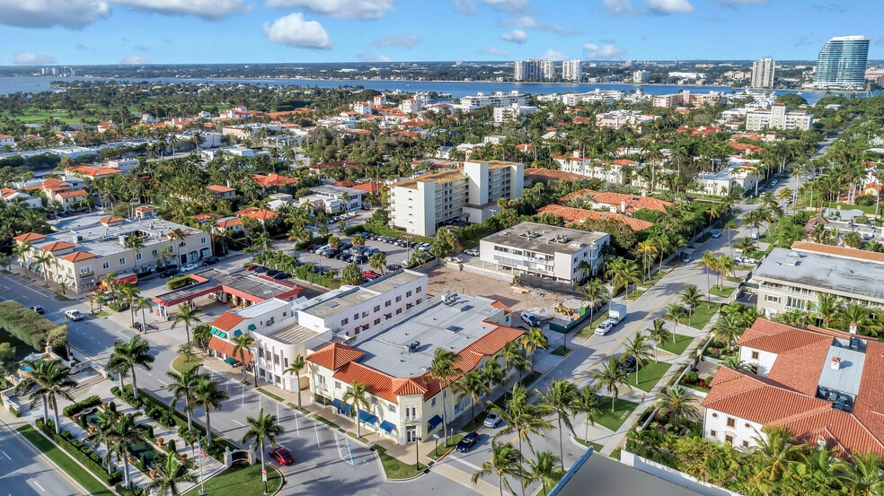 More Photos Of 214 Brazilian Ave, Palm Beach Office For Lease