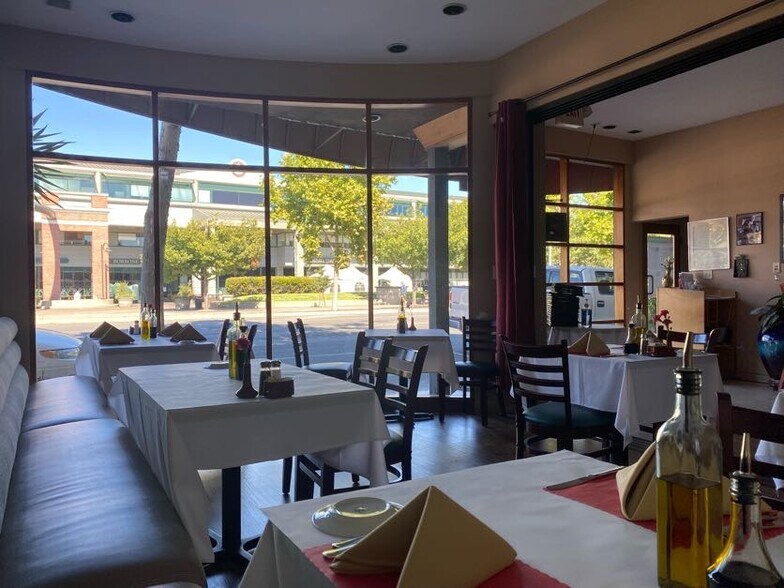 More Photos Of 1075-1077 El Camino Real, Menlo Park Restaurant For Sale