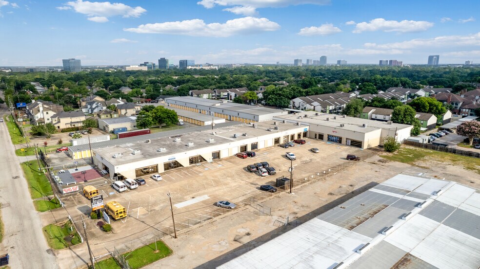 More Photos Of 12654-12674 Goar Rd, Houston Light Distribution For Lease
