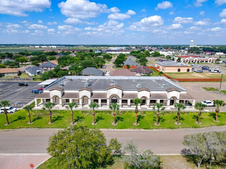 More Photos Of 848 Palm Dr, Elsa Office For Lease