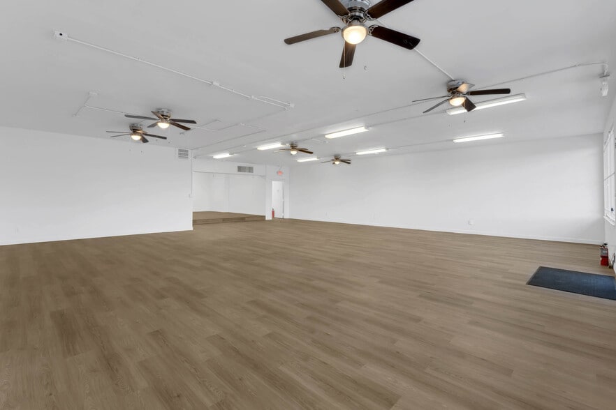 More Photos Of 5115 Silver Star Rd, Orlando Storefront Retail Office For Sale