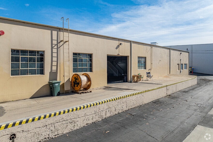 More Photos Of 1645 Tidelands Ave, National City Manufacturing For Lease