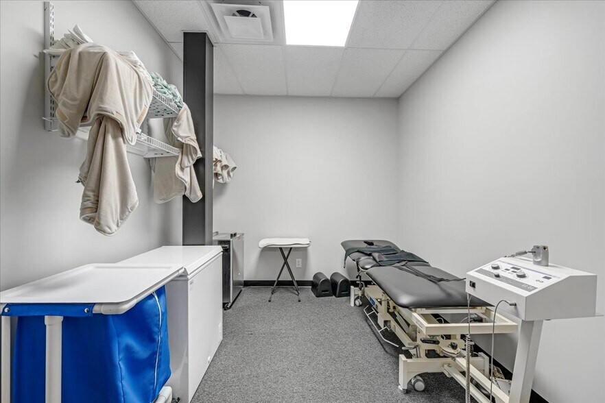 More Photos Of 421 N Broadway, Portland Medical For Sale