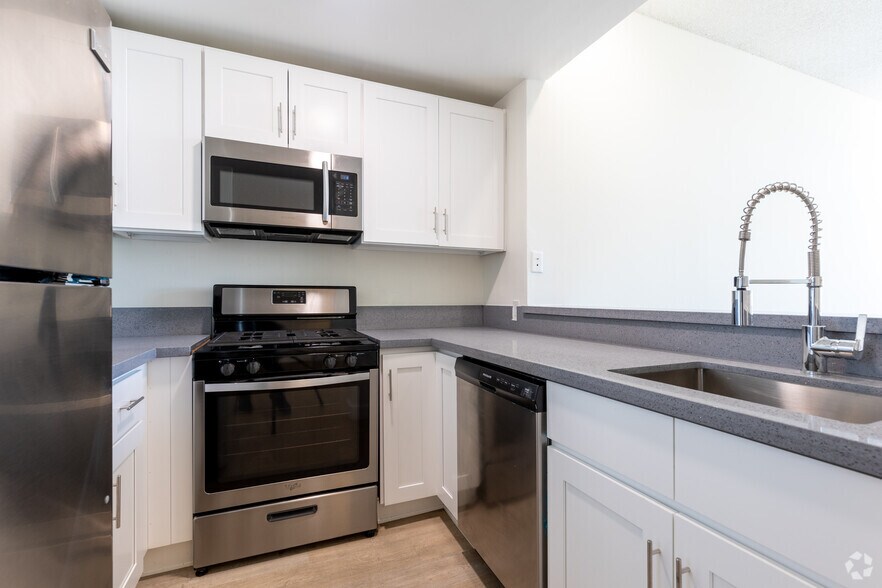 More Photos Of 130 S Alexandria Ave, Los Angeles Apartments For Sale