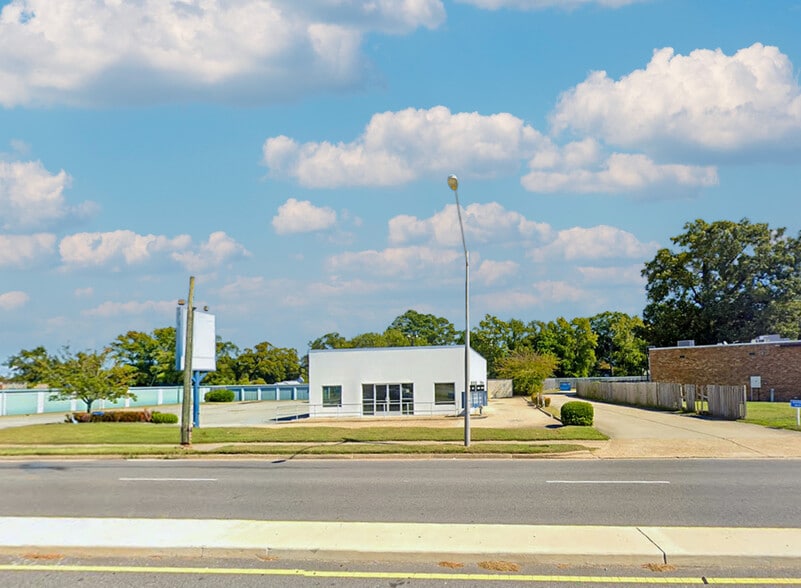 More Photos Of 904 Big Bethel Rd, Hampton Fast Food For Lease