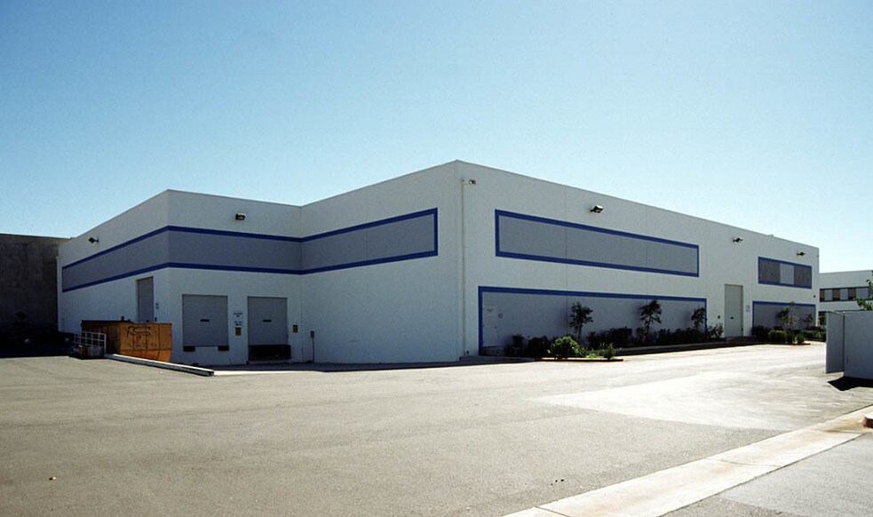 More Photos Of 2375 Railroad St, Corona Warehouse For Lease