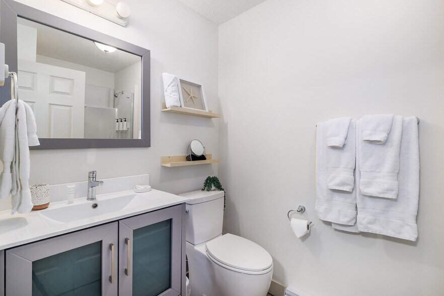 More Photos Of 4201 Skaha Lake Rd, Penticton Hotel For Sale