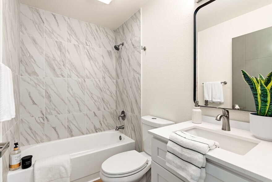 More Photos Of 14643 8th Ave SW, Burien Apartments For Sale