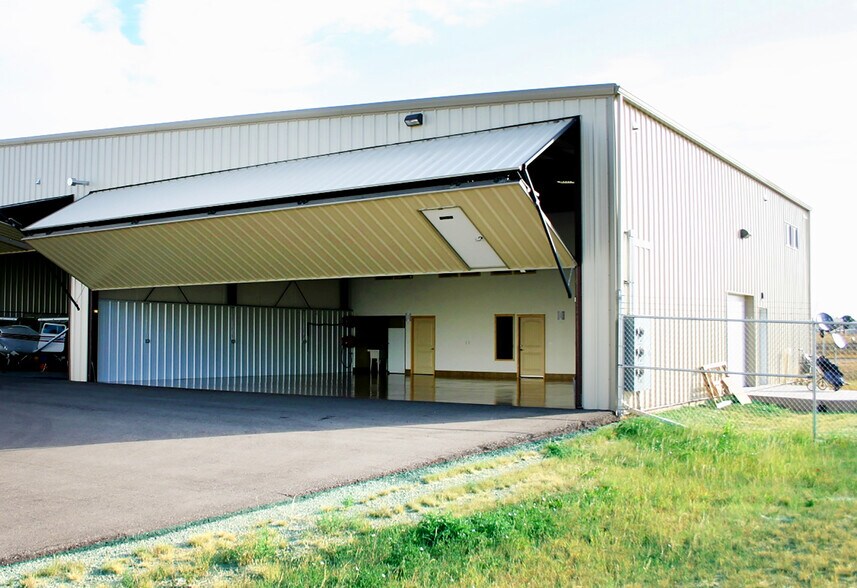 More Photos Of 5293-5297 Gulf Stream Ct, Loveland Airplane Hangar For Sale